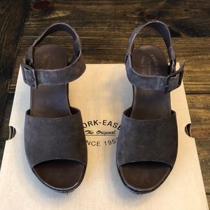 Dark brown suede Kork Ease wedge